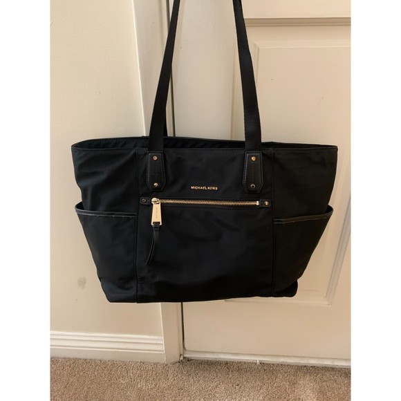 Michael Kors Black Nylon Tote Handbag Laptop / Diaper. Carry On. Travel … - Picture 1 of 10